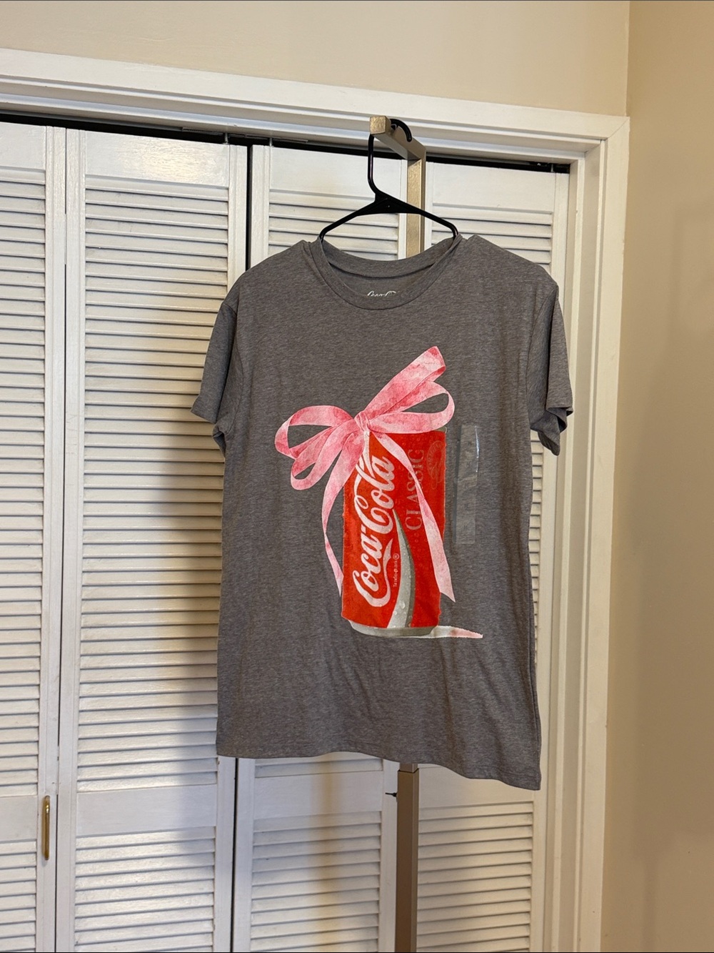 Grayson Threads Gray Short-Sleeve Tee with Red Can and Pink Bow